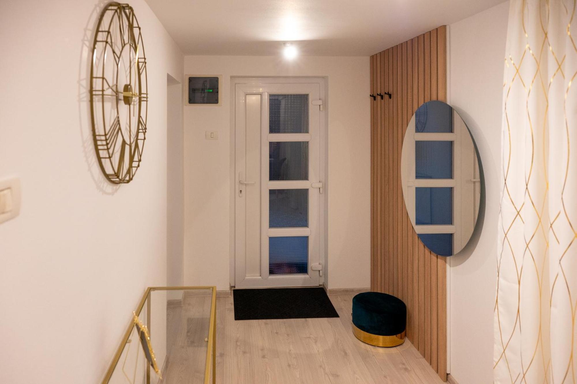 Luna Ap 1 Apartment